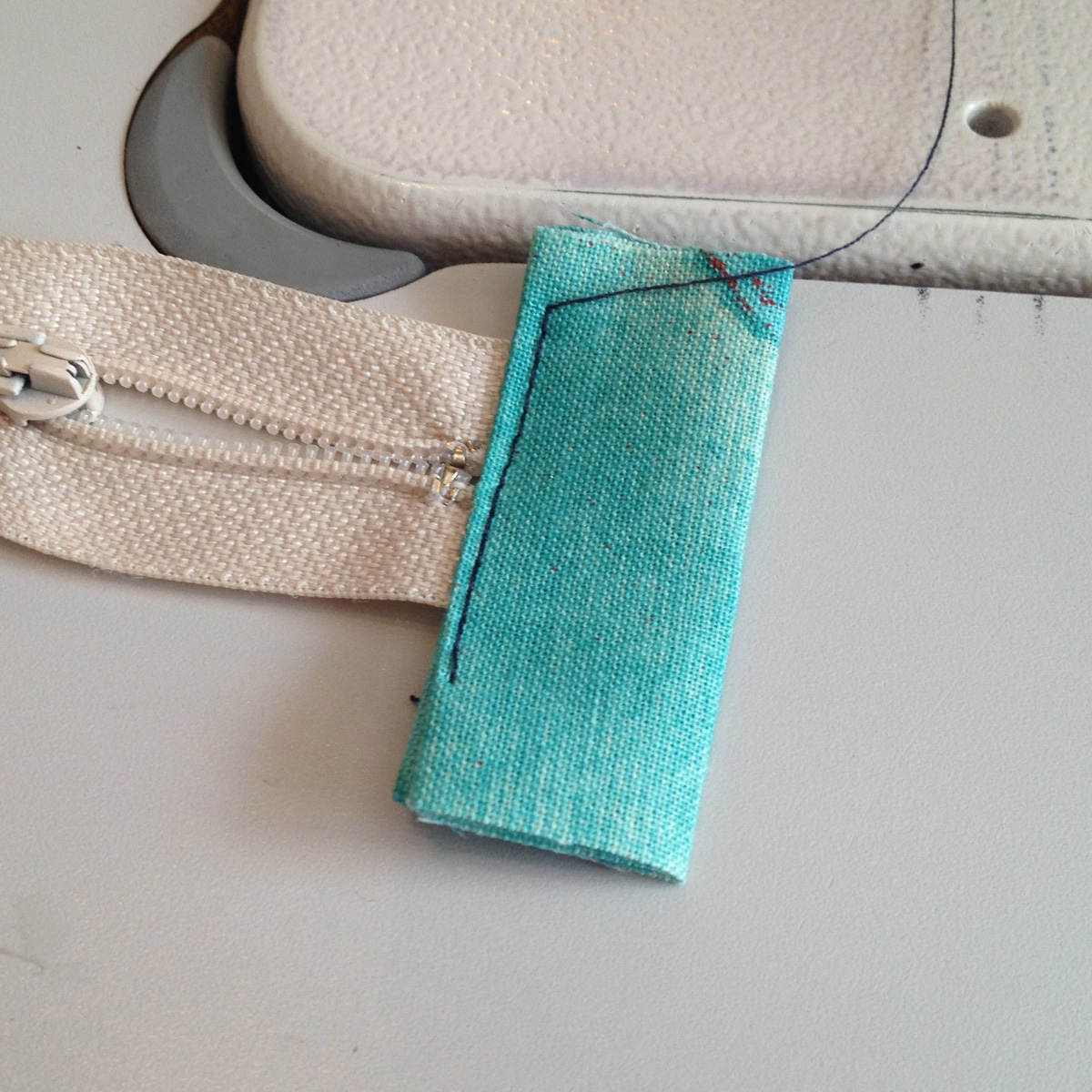 How To: Basic Pouch with Zipper Tabs