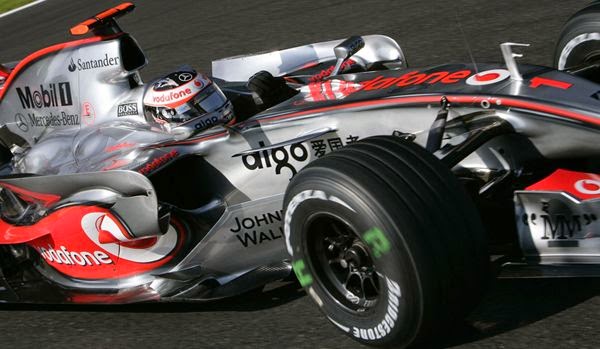 Gambar mobil balap f1 wallpaper yang keren