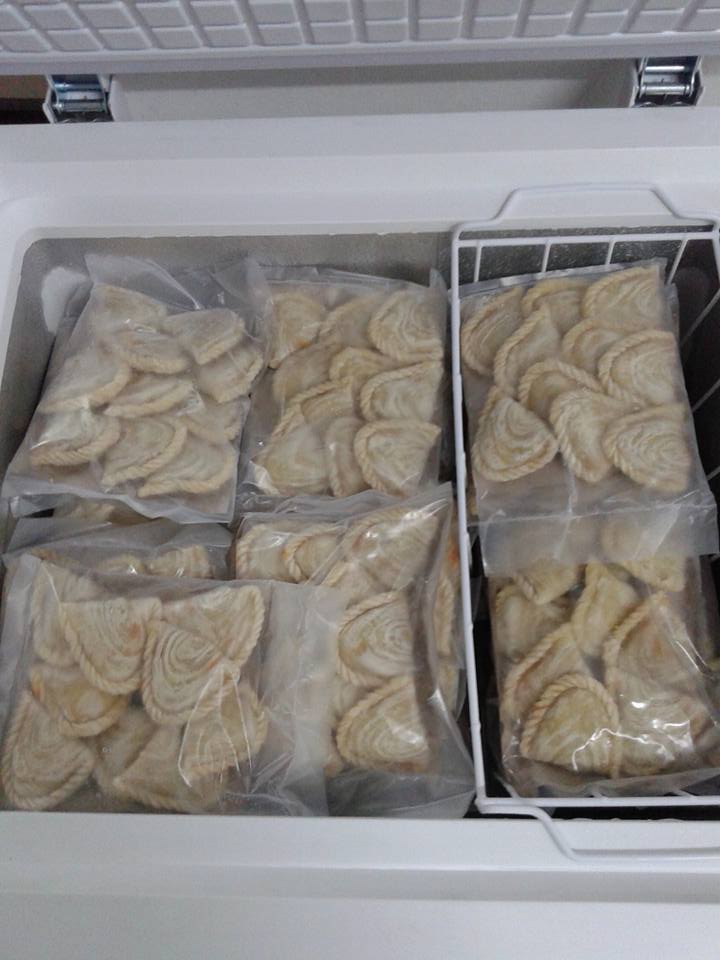 - B.I.C.A.R.A.K.U -: ini karipap frozen yg saya jual!