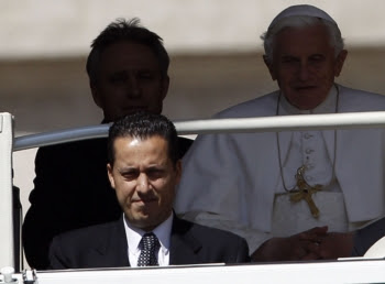 Paolo Gabriele era a primeira e a última pessoa a ver o Papa todos os dias, escreve o Corriere della Sera