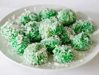 Cara Membuat Kue Klepon Pandan Isi Gula Merah | Resep, Cara Membuat Resep Klepon Ketan Isi Gula Merah Enak, Resep Kue Klepon Hijau oleh Chyntia Buciin - Cookpad