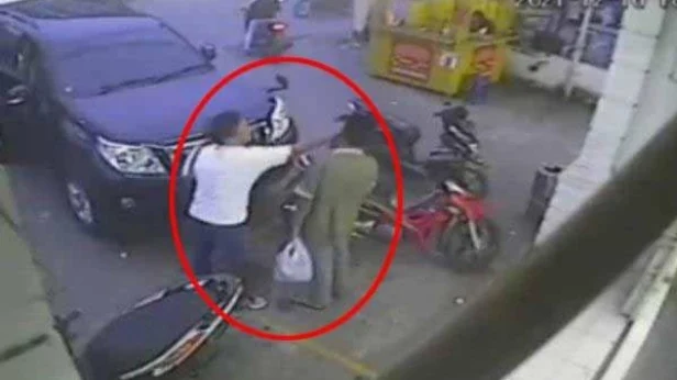 Orang Kaya Di Medan Hajar Siswa Penghafal Alquran, Terungkap di CCTV Minimarket, Polisi Kejar Pelaku