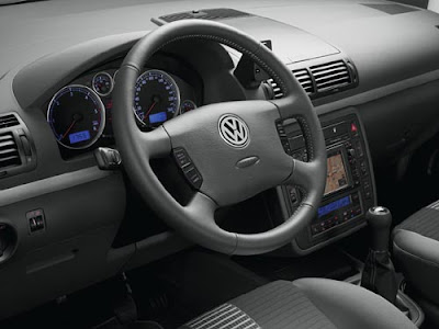 Volkswagen-Sharan-United-interior.jpg