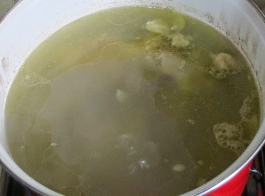  Memang kita sekeluarga sangat menyukai makanan baso RESEP RAHASIA KUAH BAKSO SAPI BENING SPESIAL