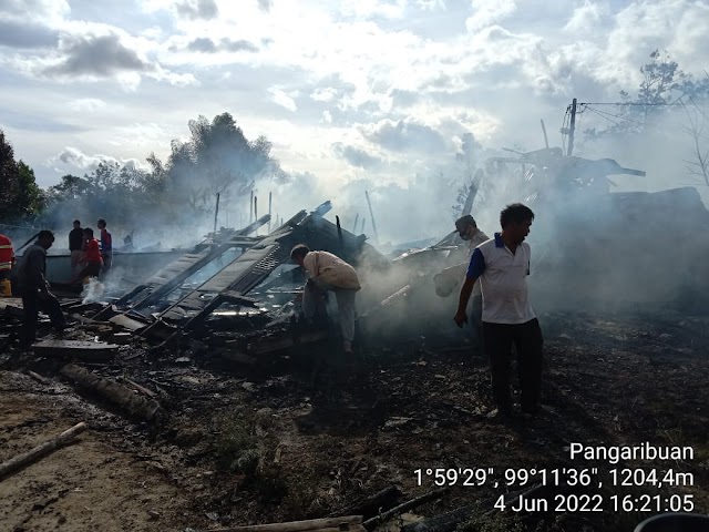 Dua Unit Rumah di Kecamatan Pangaribuan Ludes Terbakar