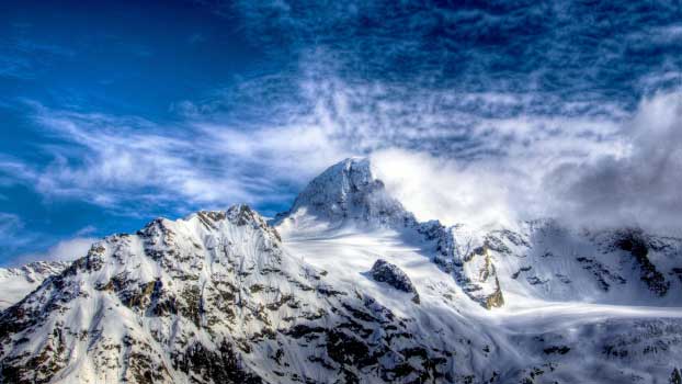 Najlepše zimske pozadine za računar - Clear Sky Snowy Mountains