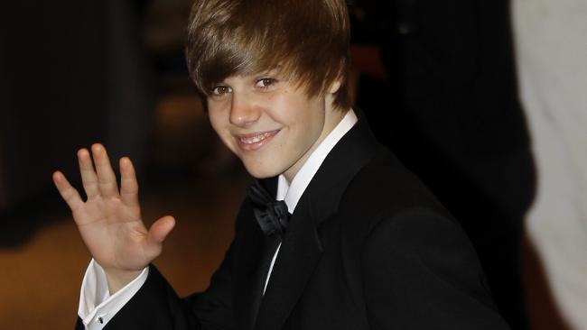 justin bieber tour dates 2011 usa. justin bieber tour dates 2011