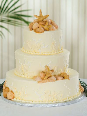 check and see if your local grocery store has GOOD wedding cakes