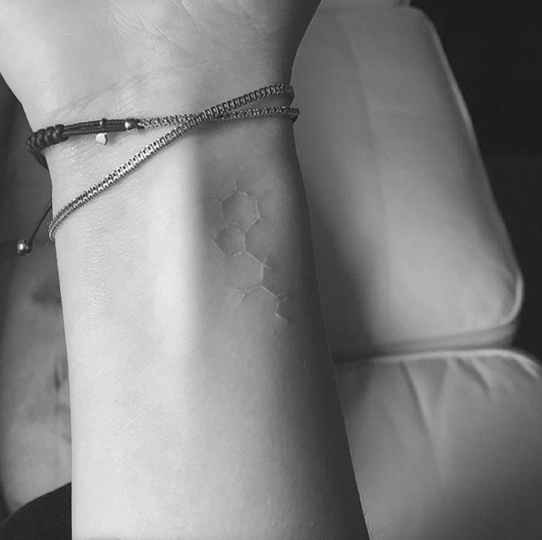 este_white_molcula_de_tinta_de_tatuagem