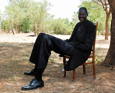 Manute Bol - the tallest Player in NBA www.coolpicturegallery.net