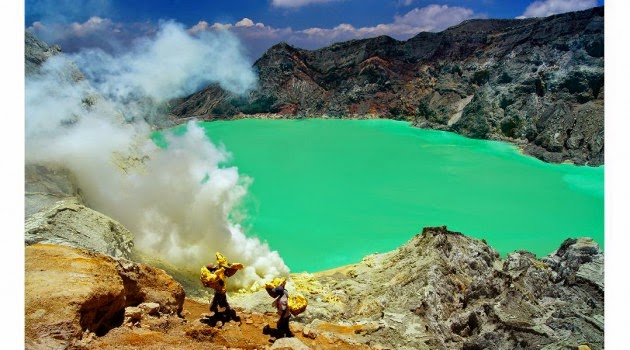 http://gallery-wisata.blogspot.com/2015/05/tempat-wisata-di-banyuwangi-adalah-kawah-gunung-ijen.html