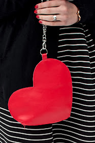 http://transientexpression.com/diy-heart-wrist-bag-tutorial/