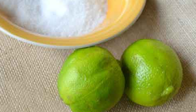 5 Powerful Ways to get rid of Acne with Lime and Egg White 