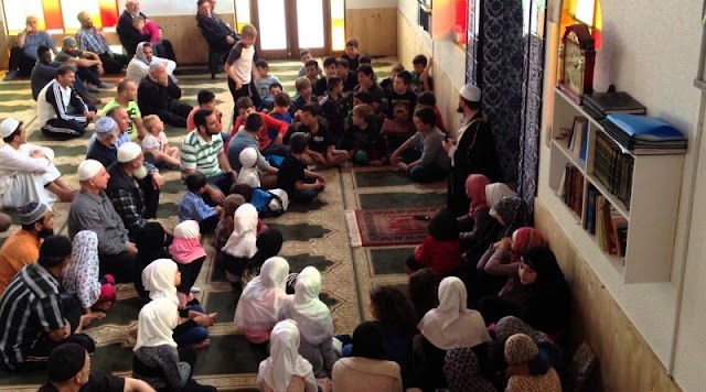 Impulsive Praying: Trik Jitu Menarik Jamaah Mengunjungi Mesjid 