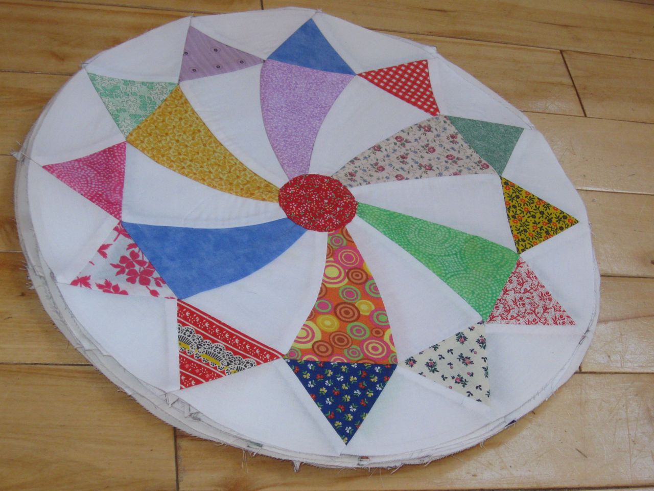 Download Amy's Passions: Rolling Star pattern & how I applique