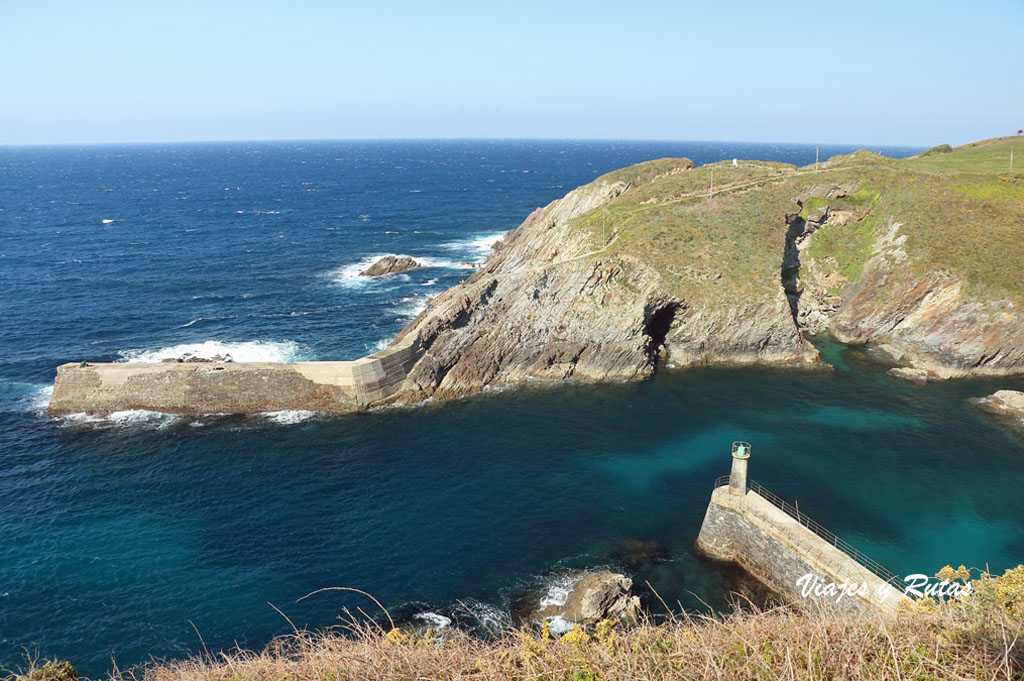 Faro de Viavelez desde la Atalaya, Asturias