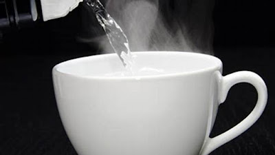 Manfaat Minum Air Hangat Saat Perut Kosong, Sudah Tahu Belum?