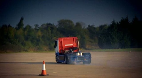 Top Gear S12E01_Lorry Powerslide