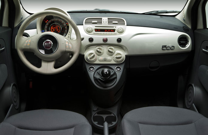 Fiat 500 2x0 Espa o interno e Portamalas