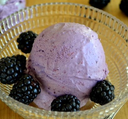 NO CHURN EASY BLACKBERRY ICE CREAM #desserts #yummy