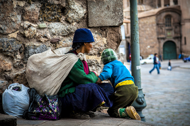 Peruvian woman with child in Cusco,peru