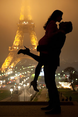 Love moments in Paris