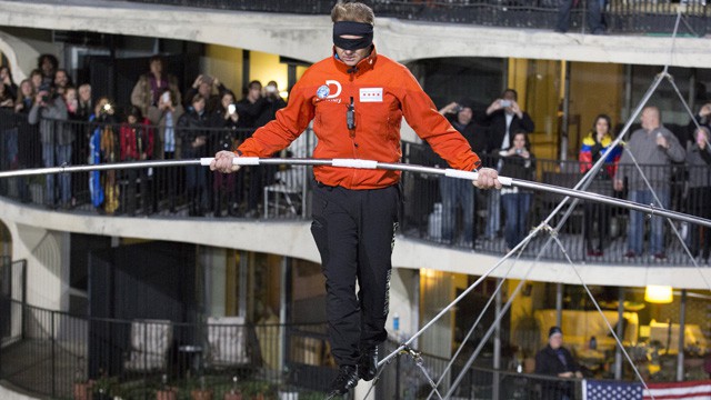 Nik Wallenda cruzando edificios en la ciudad de Chicago, 2014 | Ximinia