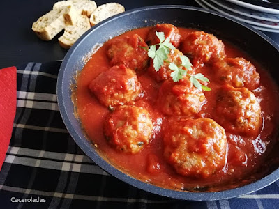 Albóndigas con salsa de tomate