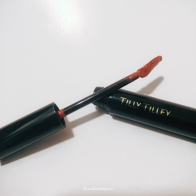 [REVIEW] Tilly Tilley - Glowing In The Dark Lip Gloss 静谧流光唇釉水光液体口红 (#a touch 试探)