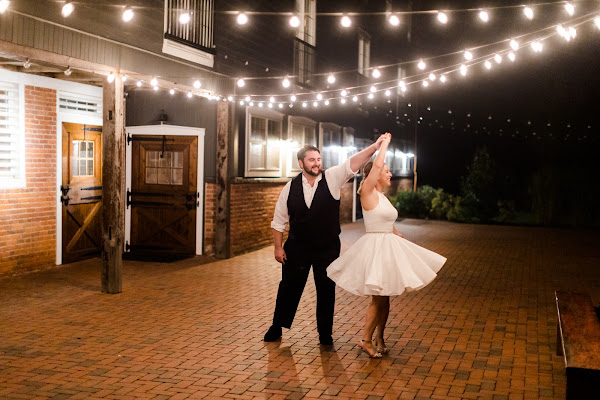 Historic Ashland Wedding photographed by Heather Ryan Photography