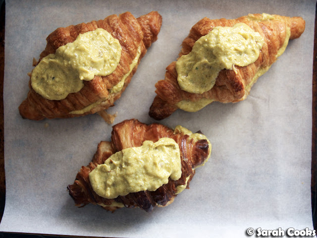 Filled pistachio croissants