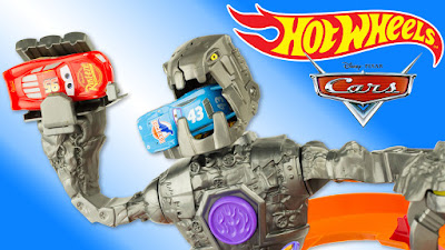 Hot Wheels piste robot attaque nitrobot attack flash mcqueen super héros et compagnie jouets