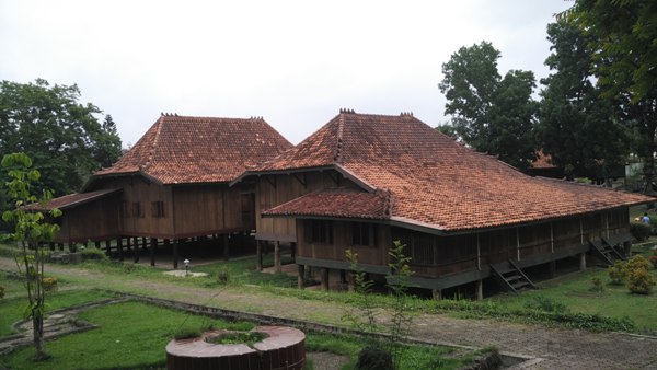 Blog Budaya Indonesia Rumah  Limas  Rumah  Adat Sumatera 