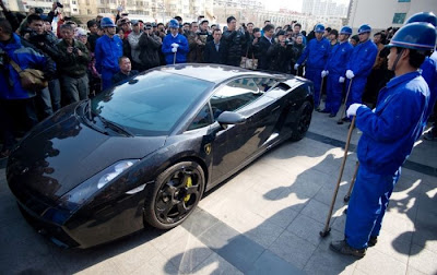 Lamborghini Driver on Destructive Path Seen On   www.coolpicturegallery.us