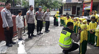 Polisi Sahabat Anak, Polsek Kedungtuban Terima Kunjungan Anak TK