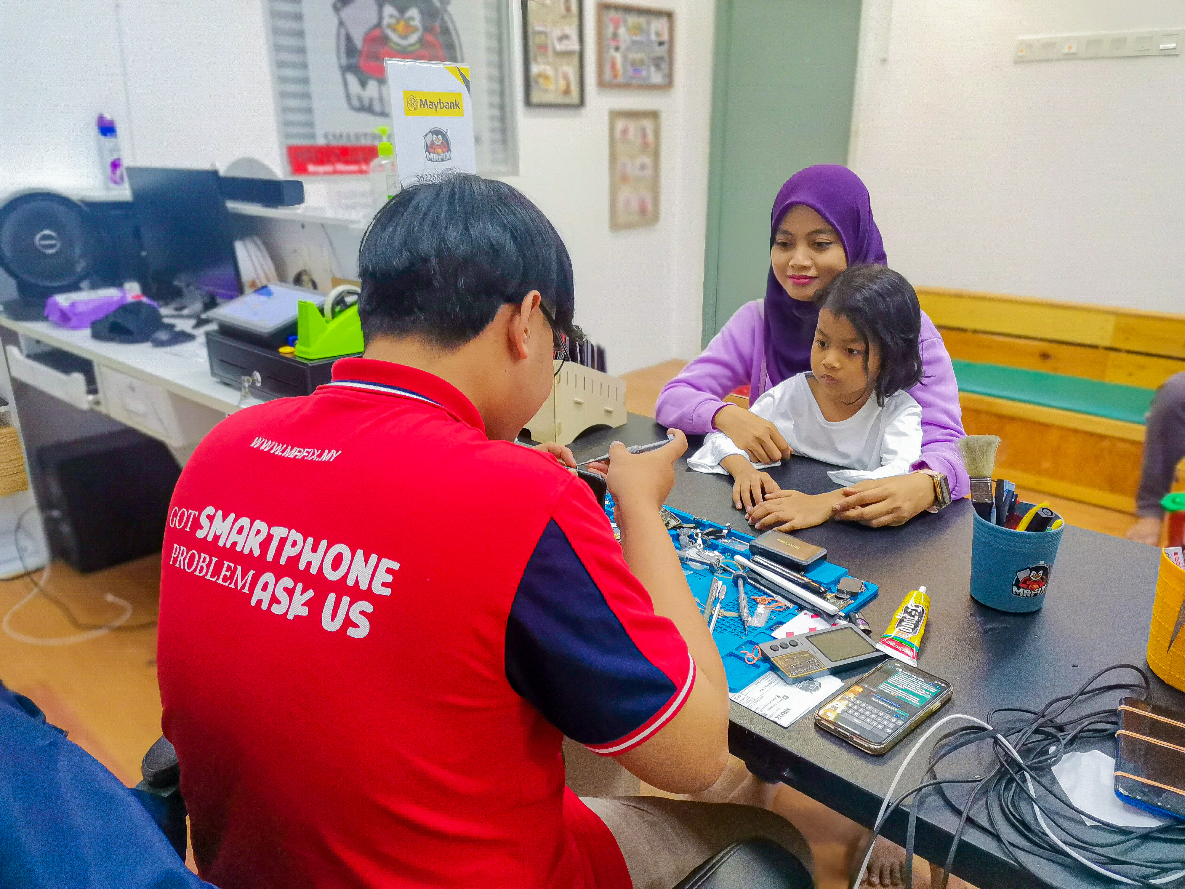 Kedai Baiki Handphone, Laptop Dan Macbook Murah Di Putrajaya