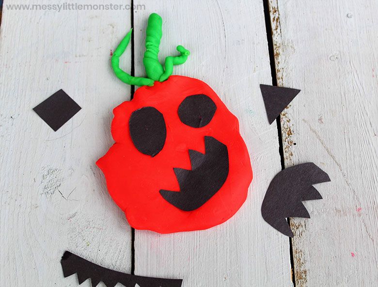 Pumpkin playdough activity for kids
