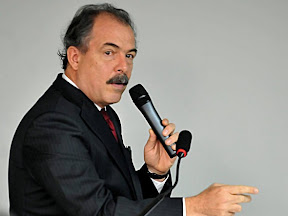 Ministro da Ciência e Tecnologia: Aloizio Mercadante