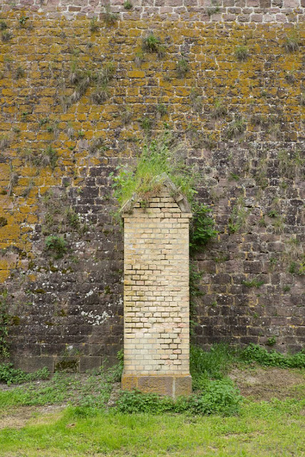 Place forte de Neuf-Brisach — Mur-bouclier (all. Schildmauer)