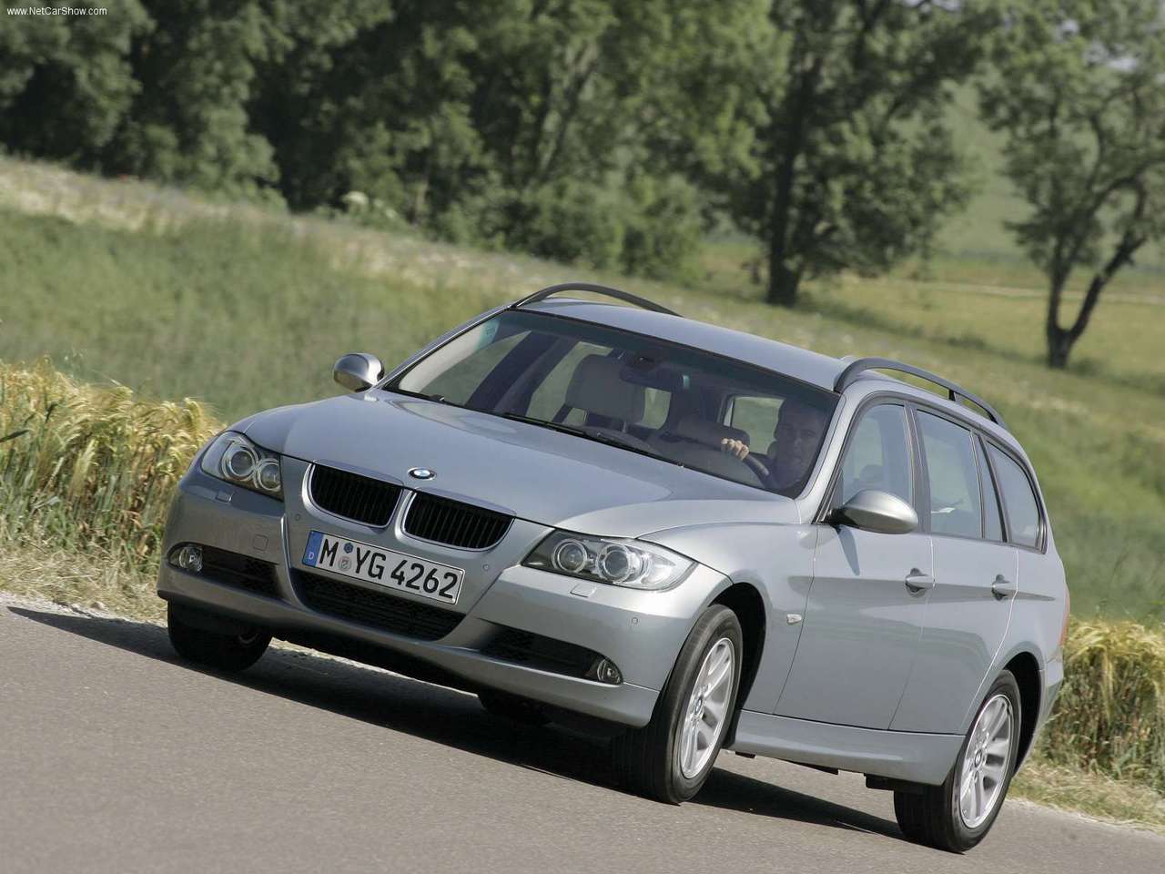 car pertamax: 2006 BMW 320d Touring