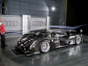 Audi R18 LMP1 Sports Car 2011 (2)