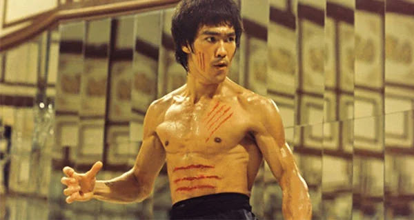 Conheça um pouco sobre Bruce Lee, que faleceu a exatos 50 anos atrás.