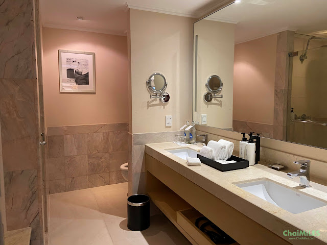 Bathroom Premium Room - Crowne Plaza Bangkok Lumpini Park