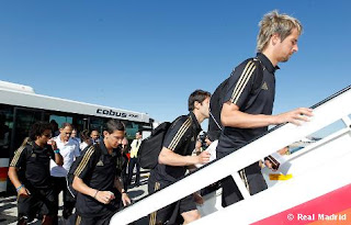 اكثر من 40 صورة و 5 مقاطع لتغطية وصول فريق ريال مدريد الى الكويت 15-5-2012