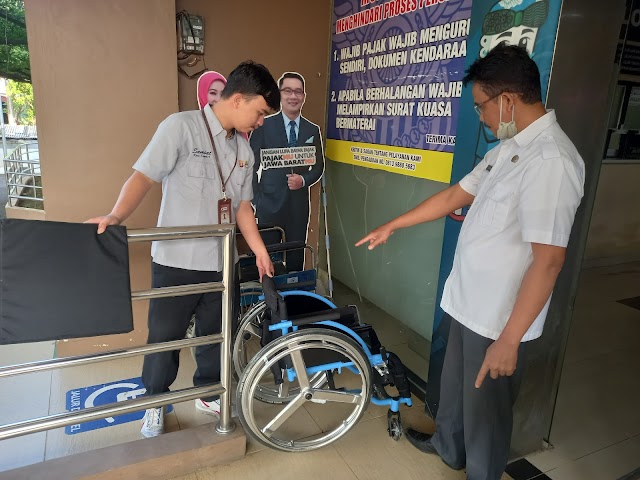 Samsat Depok Siapkan Kursi Roda Untuk Penyandang Disabilitas 