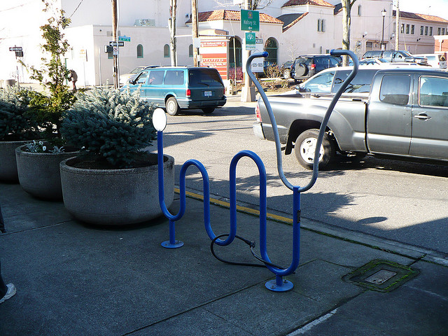 Rack de bicicleta em forma de estetoscópio