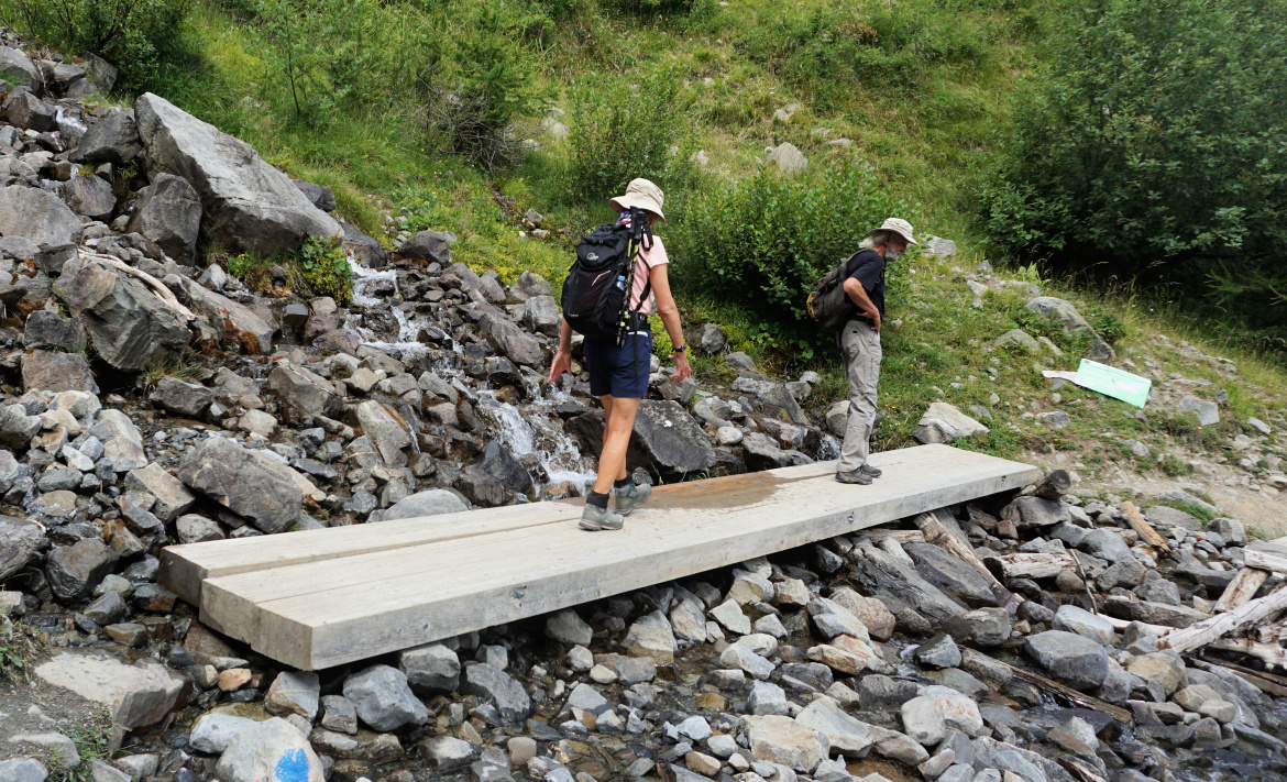 Crossing Villard stream