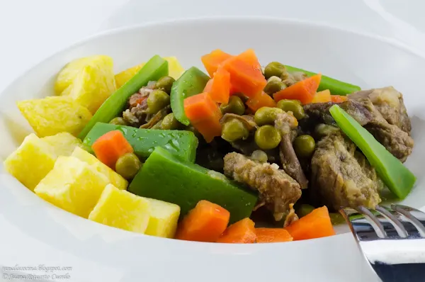 Carne gobernada con menestra de verduras