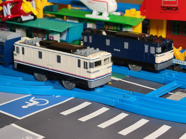 Plarail EF65(蓝),  Plarail EF65(白, 和平色)