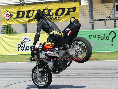 motorcycles show off - use front brake for standing style